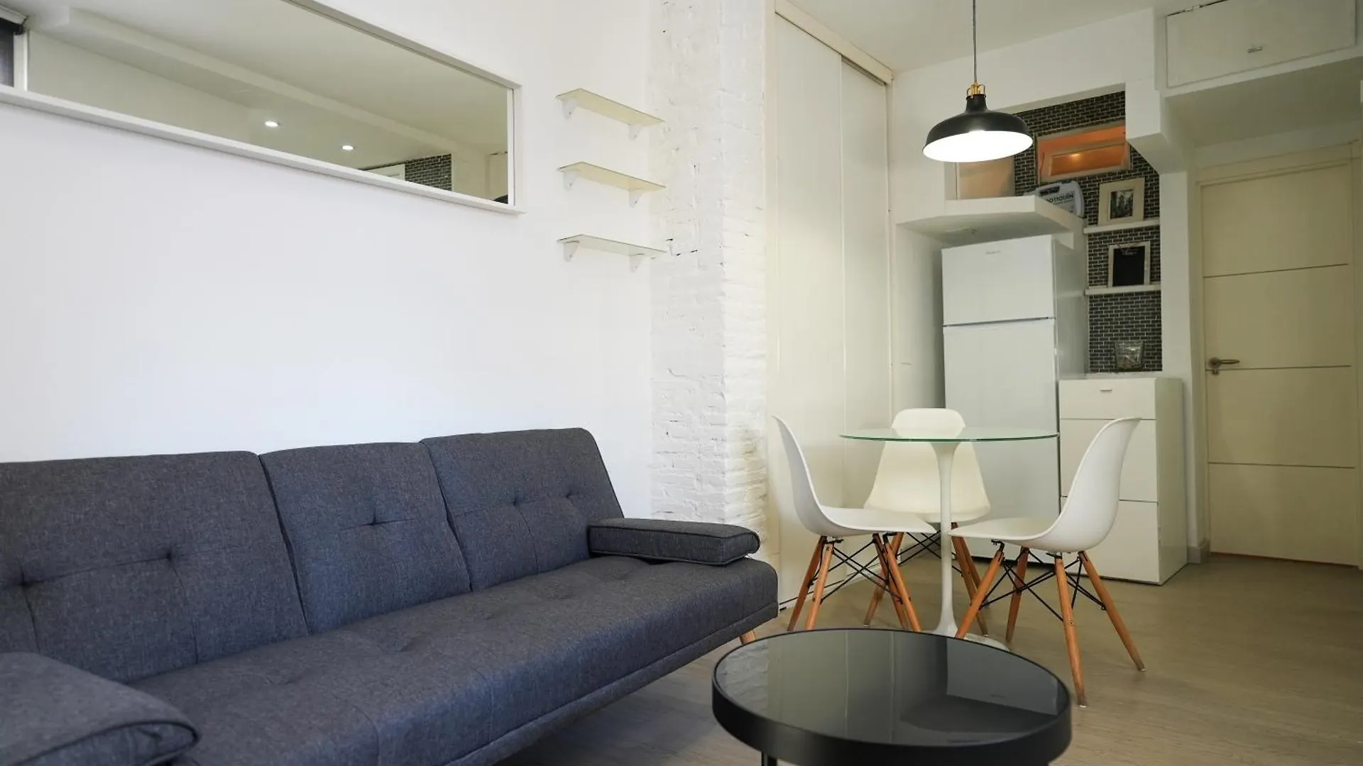 Excellent Location Malaga Centro Historico 2 Bed Flat Apartment