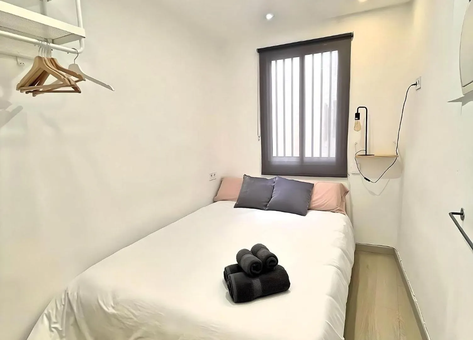 Excellent Location Malaga Centro Historico 2 Bed Flat Apartment