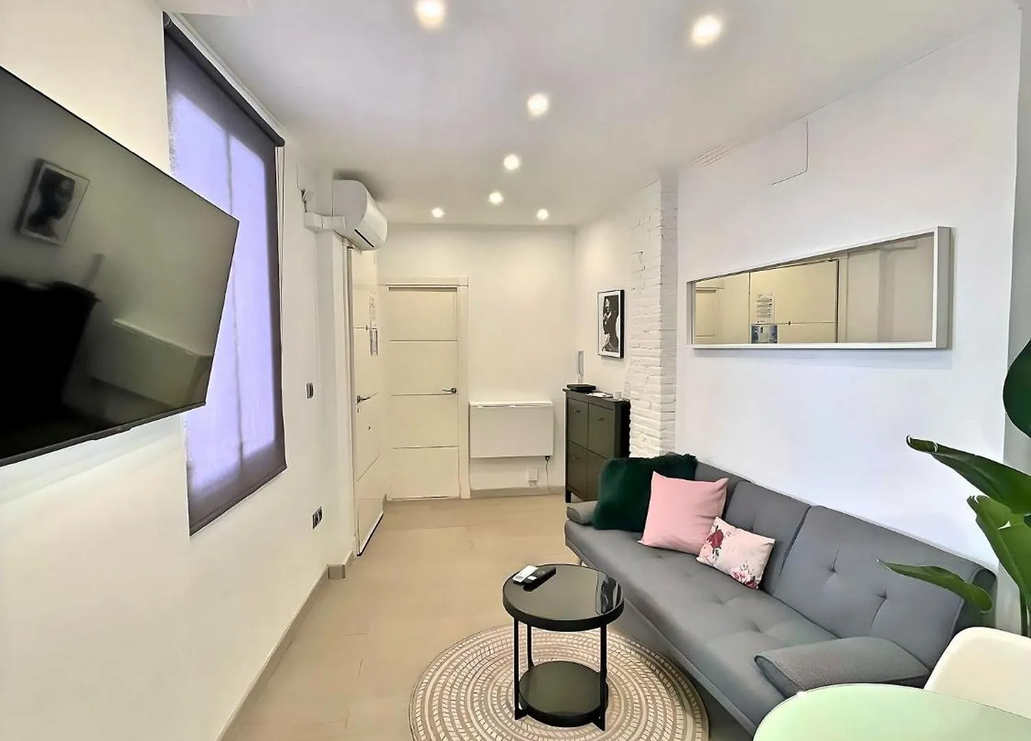 Excellent Location Malaga Centro Historico 2 Bed Flat Apartment Spain